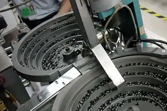 振動盤式振動電機產生的原因及消除